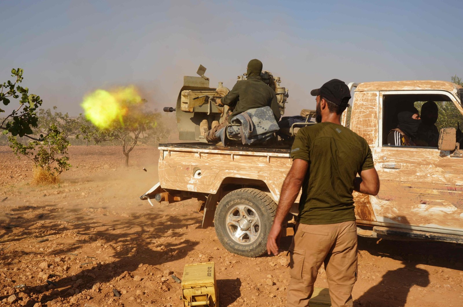 Arab fighters are positioned on the Mahsali and Arab Hasan front line on the outskirts of Manbij to fight against the PKK/YPG, northeastern Syria, Sept. 4, 2023. (AFP Photo)