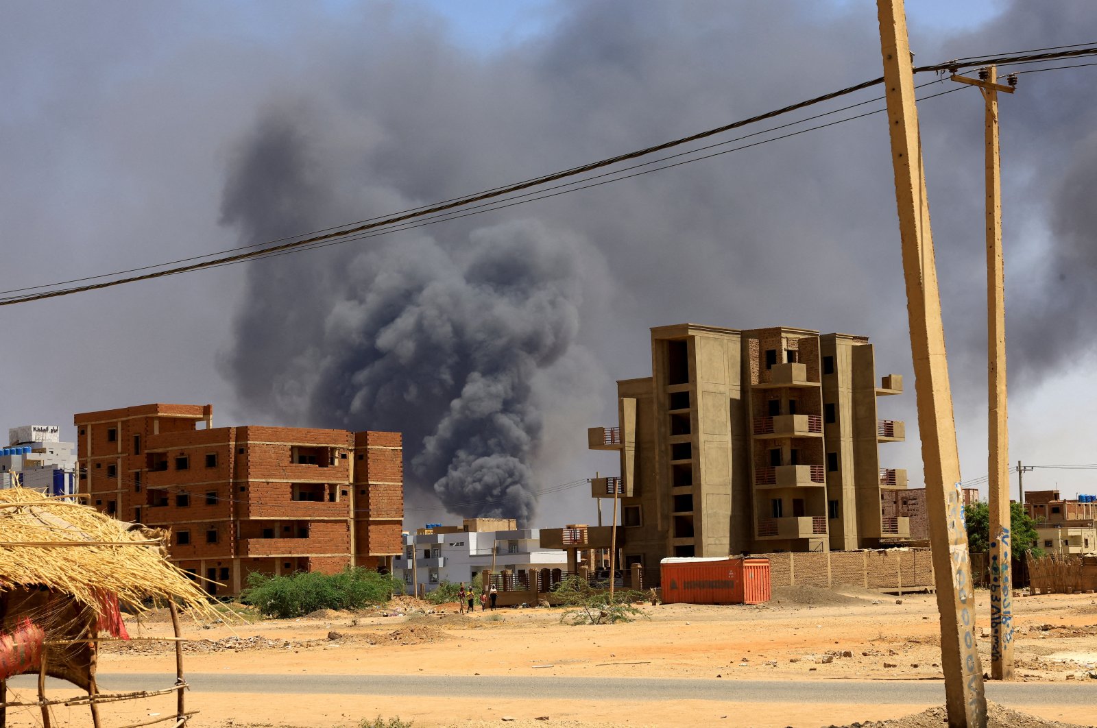 Smoke rises above buildings after an aerial bombardment during clashes between the paramilitary RSF and the army, in Khartoum North, Sudan, May 1, 2023. (Reuters Photo)