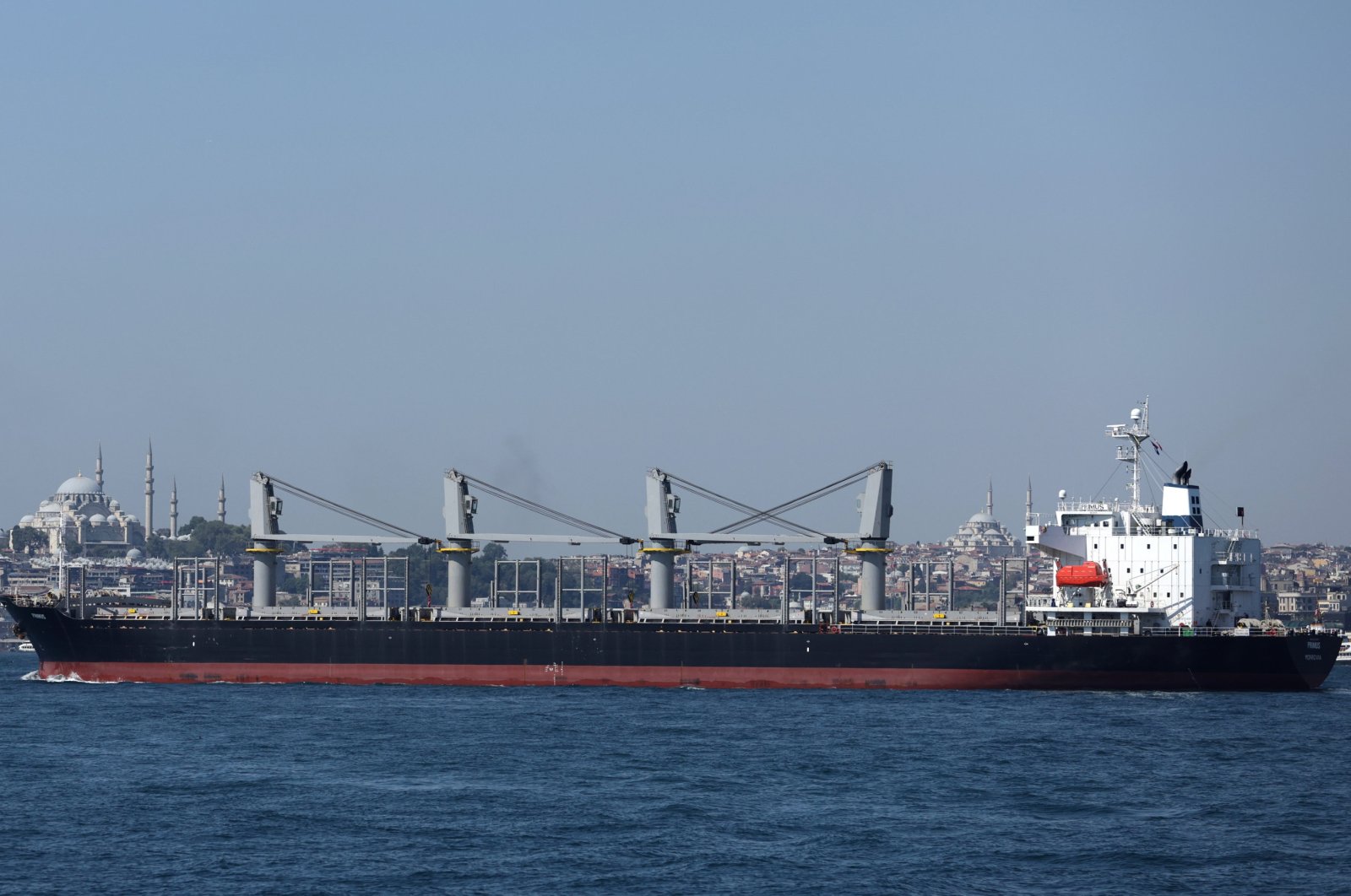 The Liberian-flagged bulk carrier Primus, the second cargo ship to leave Ukraine&#039;s Odesa port since the grain deal was put on hold, sails through the Bosporus in Istanbul, Türkiye, Aug. 29, 2023. (EPA Photo)