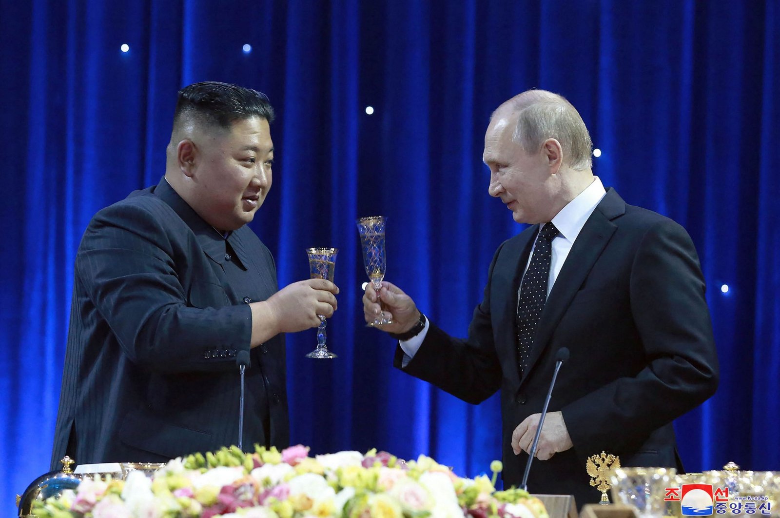 Russian President Vladimir Putin (R) and North Korean leader Kim Jong Un attend a reception in Vladivostok, Russia, April 25, 2019. (AFP Photo)