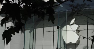 The Apple icon on an Apple retail storefront in Palo Alto, California, U.S., May 23, 2023. (EPA File Photo)