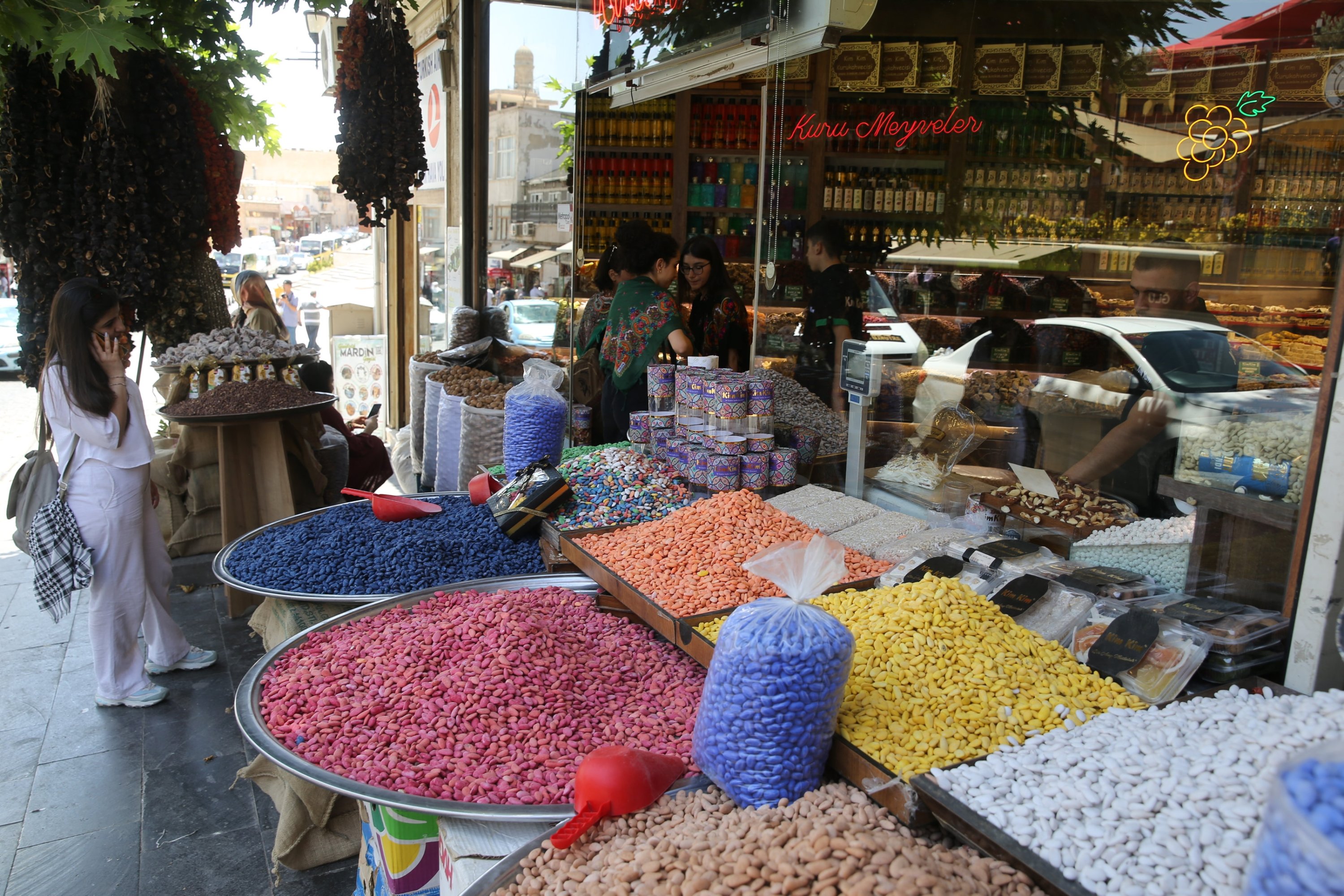 A spice and dry nuts bazaar in the cultural city of Mardin, Türkiye, Sept. 13, 2023. (AA Photo)