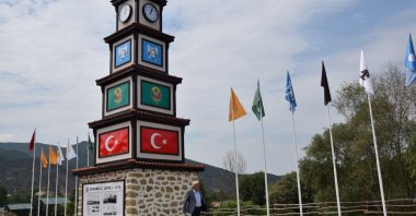 The &quot;Turkish Domination in Osmaneli&quot; monument is seen on the banks of the Sakarya River, Bilecik, northwestern Türkiye, Sept. 13, 2023. (AA Photo)