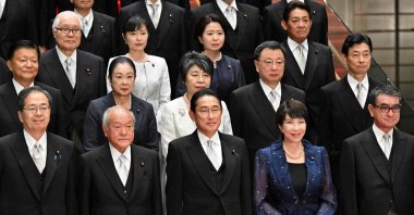 Japan's Prime Minister Fumio Kishida (C) and his new Cabinet pose for a photo at the prime minister's official residence in Tokyo, Japan, Sept. 13, 2023. (AFP Photo)