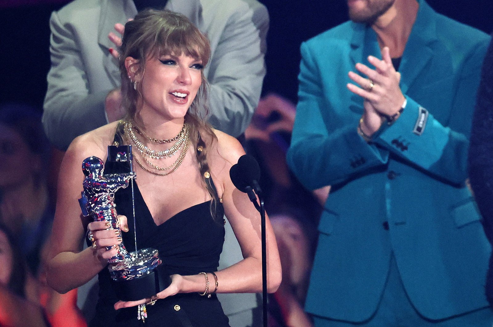 Taylor Swift receives the Best Pop award during the 2023 MTV Video Music Awards at the Prudential Center in Newark, New Jersey, U.S., Sept. 12, 2023. (Reuters Photo)