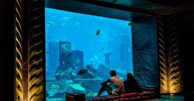 A large aquarium in Hotel Atlantis, offering 1,539 spacious guest rooms including 166 suites, on a man-made island of Palm Jumeirah, Dubai, UAE, Sept. 30, 2023. (Shutterstock Photo)