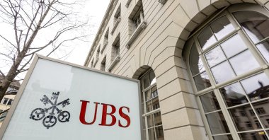 A logo of Swiss bank UBS is seen in Zurich, Switzerland, March 29, 2023. (Reuters Photo)