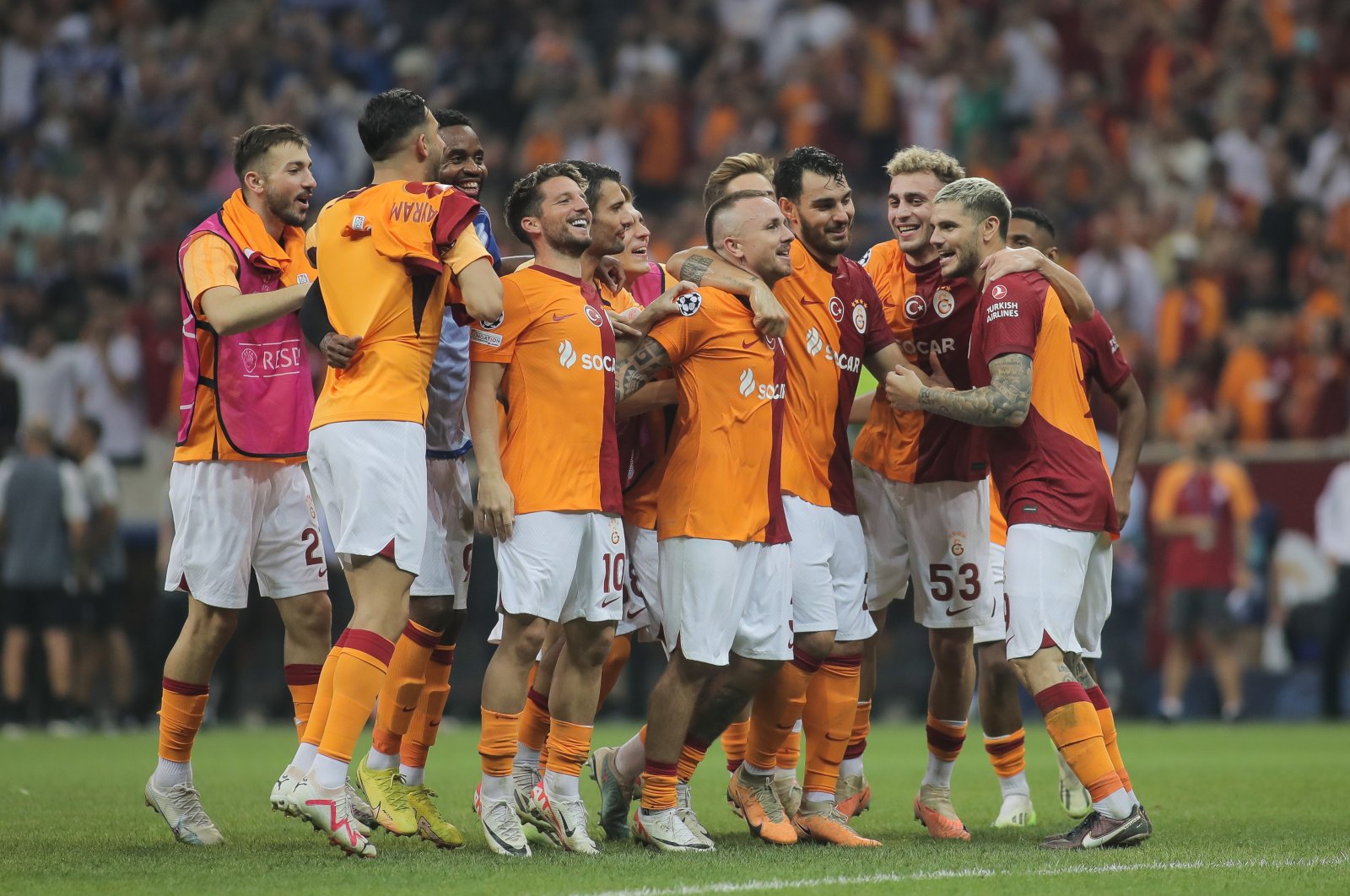 Galatasaray players celebrates victory during the UEFA Champions League playoffs second leg match against Molde at Ali Sami Yen Arena, Istanbul, Türkiye, Aug. 29, 2023. (Getty Images Photo)