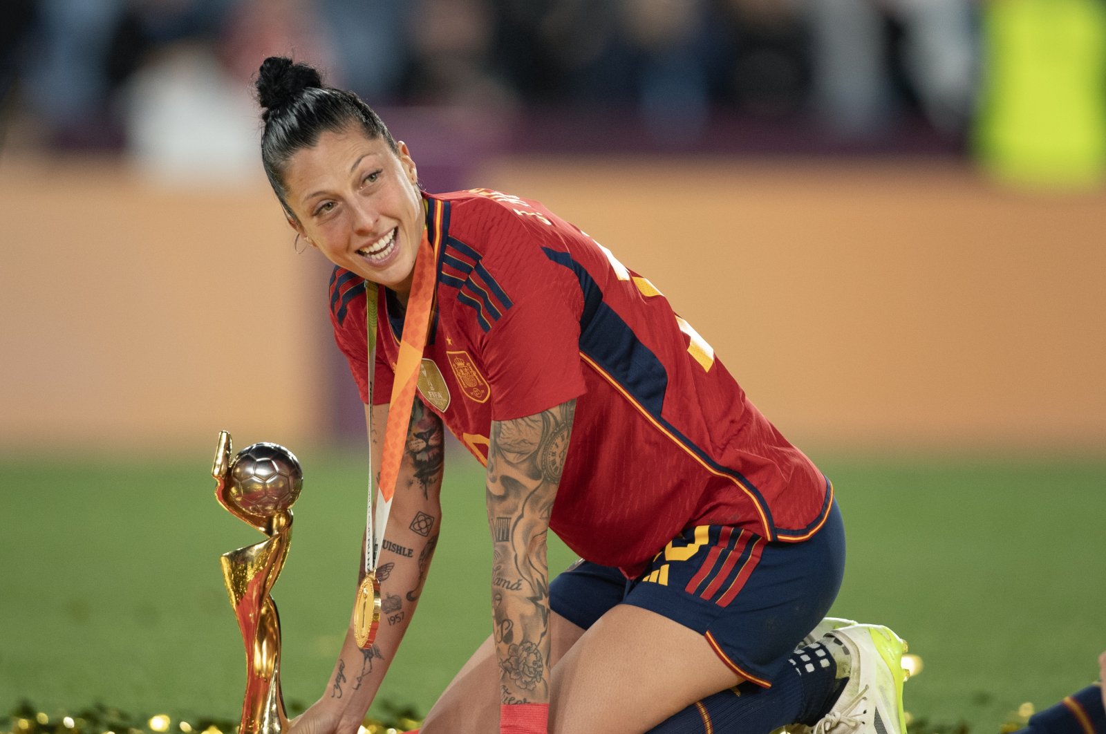 A smiling Jennifer Hermoso of Spain with the FIFA Women&#039;s World Cup winners&#039; trophy after the FIFA Women&#039;s World Cup Australia and New Zealand 2023 final match between Spain and England at Stadium Australia, Sydney, Australia, Aug. 20, 2023. (Getty Images Photo)
