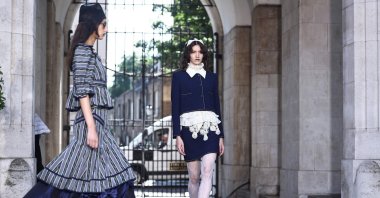 Models present creations by London-based Turkish designer Bora Aksu during a catwalk presentation for his Spring/Summer 2024 collection, during London Fashion Week in London, U.K., Sept. 15, 2023. (AFP Photo)