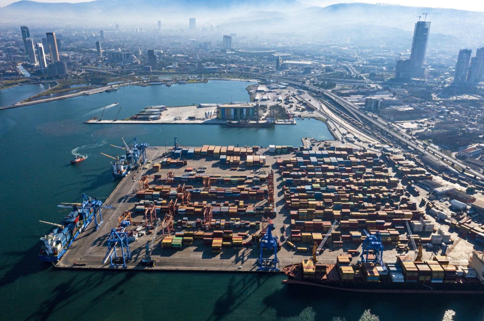 An aerial view of containers at the Port of Izmir in western Türkiye, Dec. 24, 2021. (AA Photo)