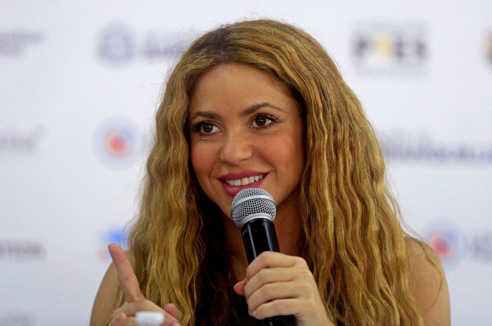 Colombian singer Shakira speaks during the inauguration of the Nuevo Bosque Pies Descalzos District Educational Institution, Barranquilla, Colombia, Sept. 16, 2023. (EPA Photo)