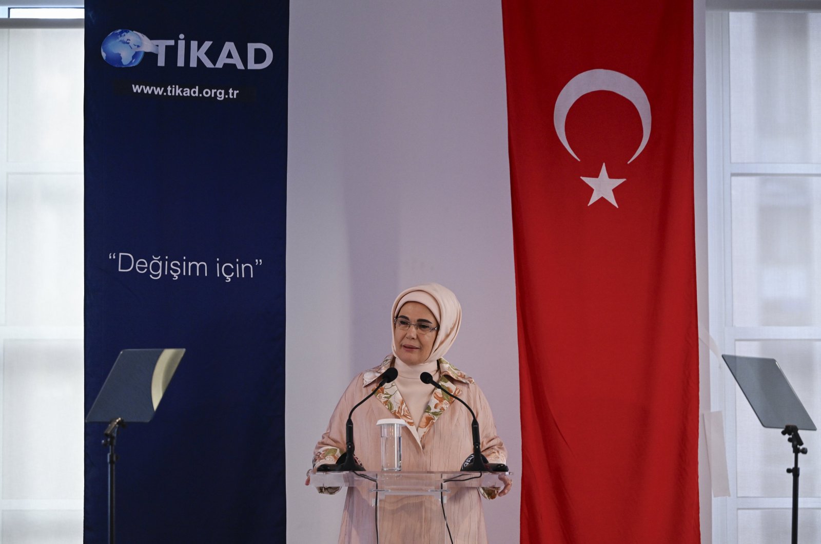 First lady Emine Erdoğan speaks at the &quot;Women Leading the World&quot; event in New York, U.S., Sept. 21, 2023. (AA Photo)