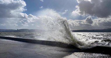 A wave breaks on the shore of the Aegean Sea, Izmir, Türkiye. (DHA Photo)