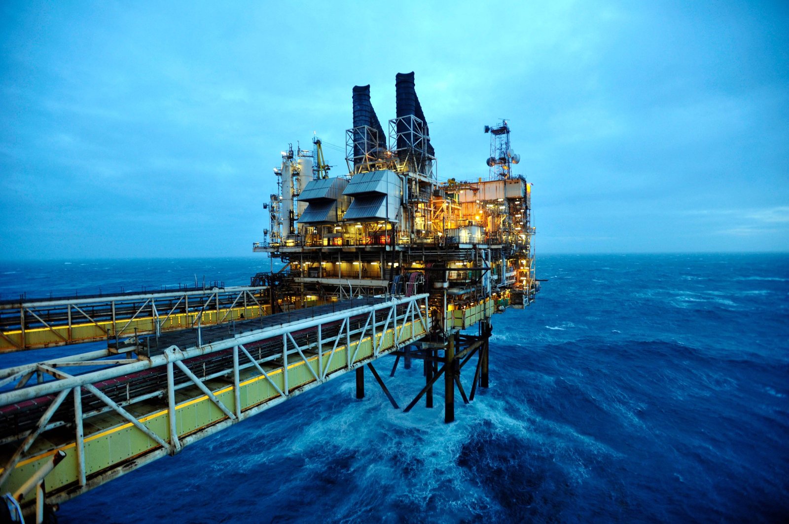 A section of the BP ETAP (Eastern Trough Area Project) oil platform in the North Sea, around 160 kilometers (100 miles) east of Aberdeen, Scotland, Feb. 24, 2014. (AFP Photo)