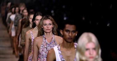 A model presents a creation for Isabel Marant during the Paris Fashion Week Womenswear Spring/Summer 2024, Paris, France, Sept. 28, 2023. (AFP Photo)