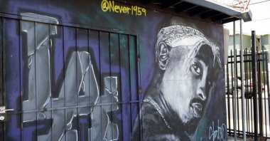 A wall dedicated to the memory of rapper Tupac Shakur is seen on May 26, 2016, in  Los Angeles, California. (AFP File Photo)