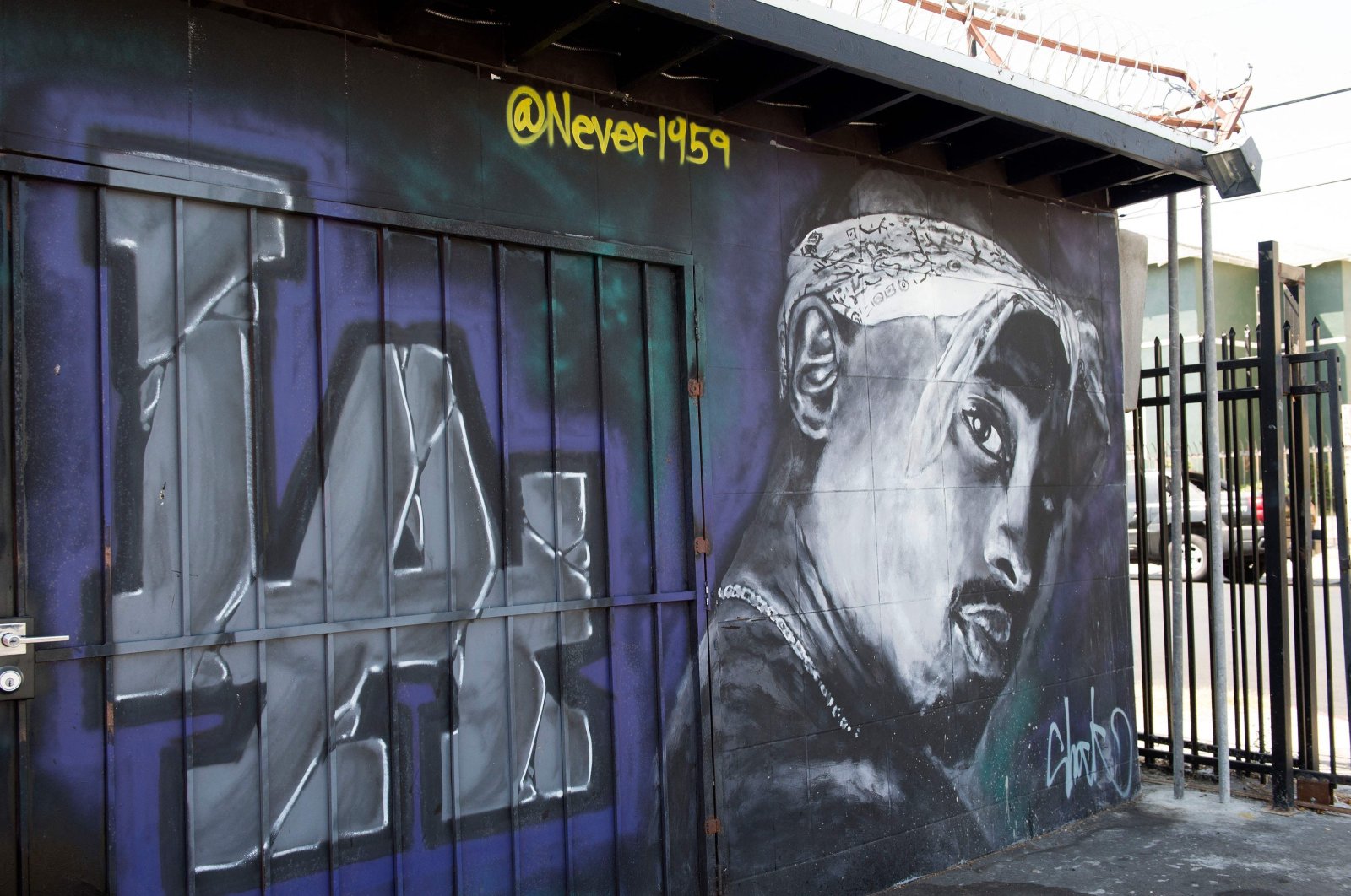 A wall dedicated to the memory of rapper Tupac Shakur is seen on May 26, 2016, in  Los Angeles, California. (AFP File Photo)