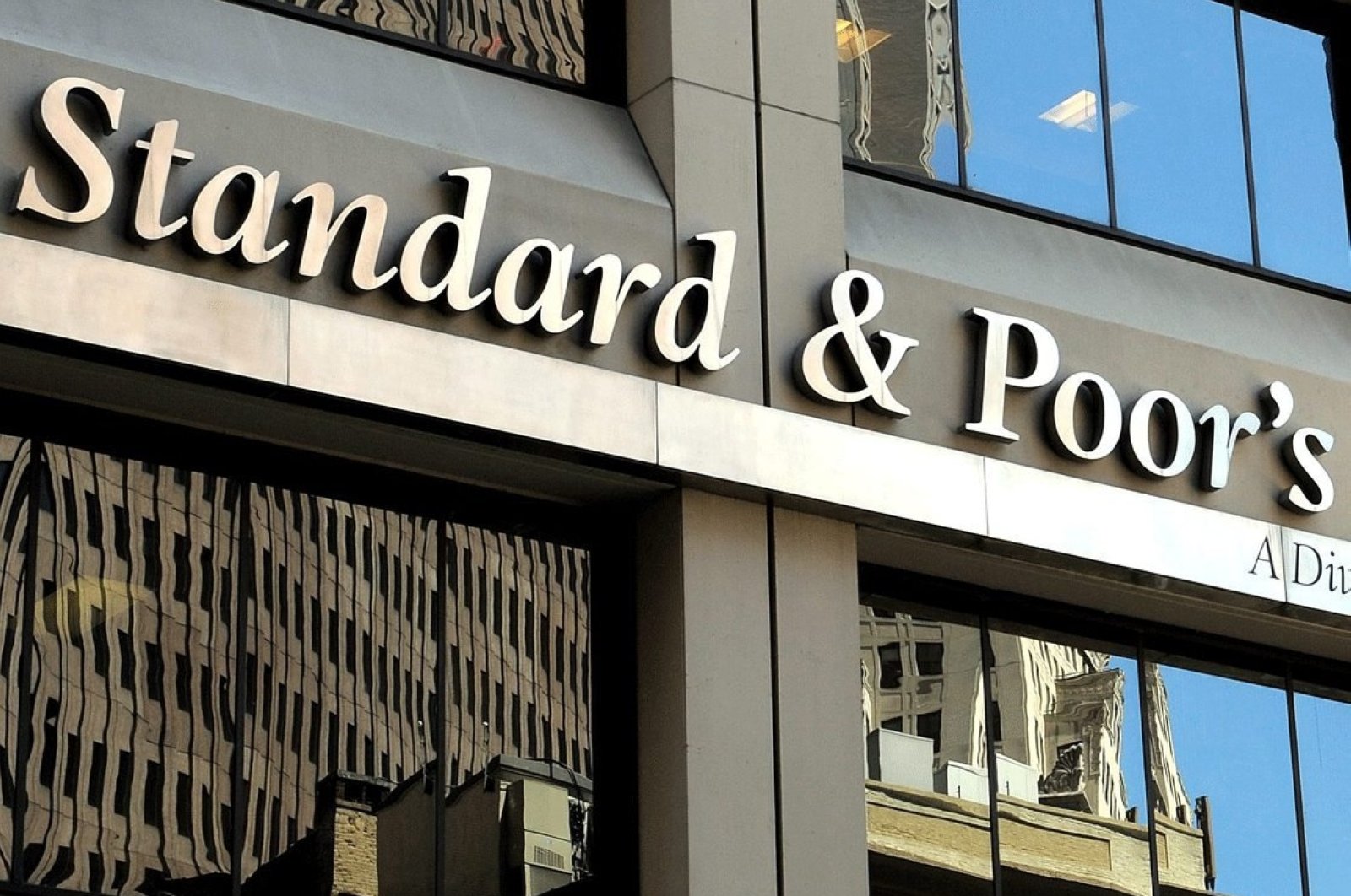 S&P revises Türkiye’s outlook from ‘negative’ to ‘stable’
