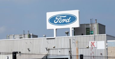 Ford logo at the Chicago Assembly Plant in Chicago, Illinois, U.S., Sept. 29, 2023. (AFP Photo)