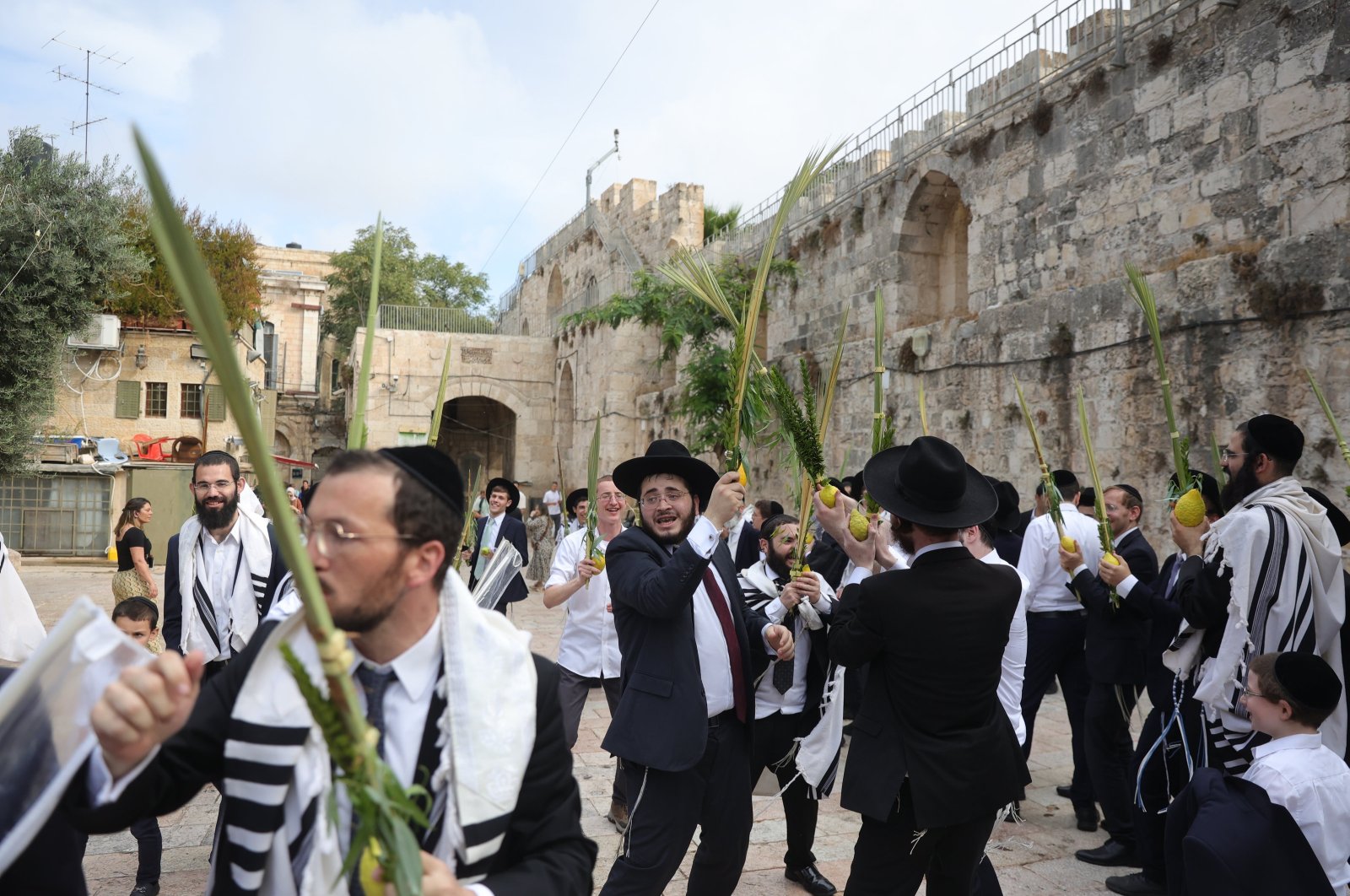 Orthodox Jews pray at the Lions&#039; Gate, the entrance to the Temple Mount complex and Al Aqsa Mosque, occupied East Jerusalem, Palestine, Oct. 1, 2023. (EPA Photo)