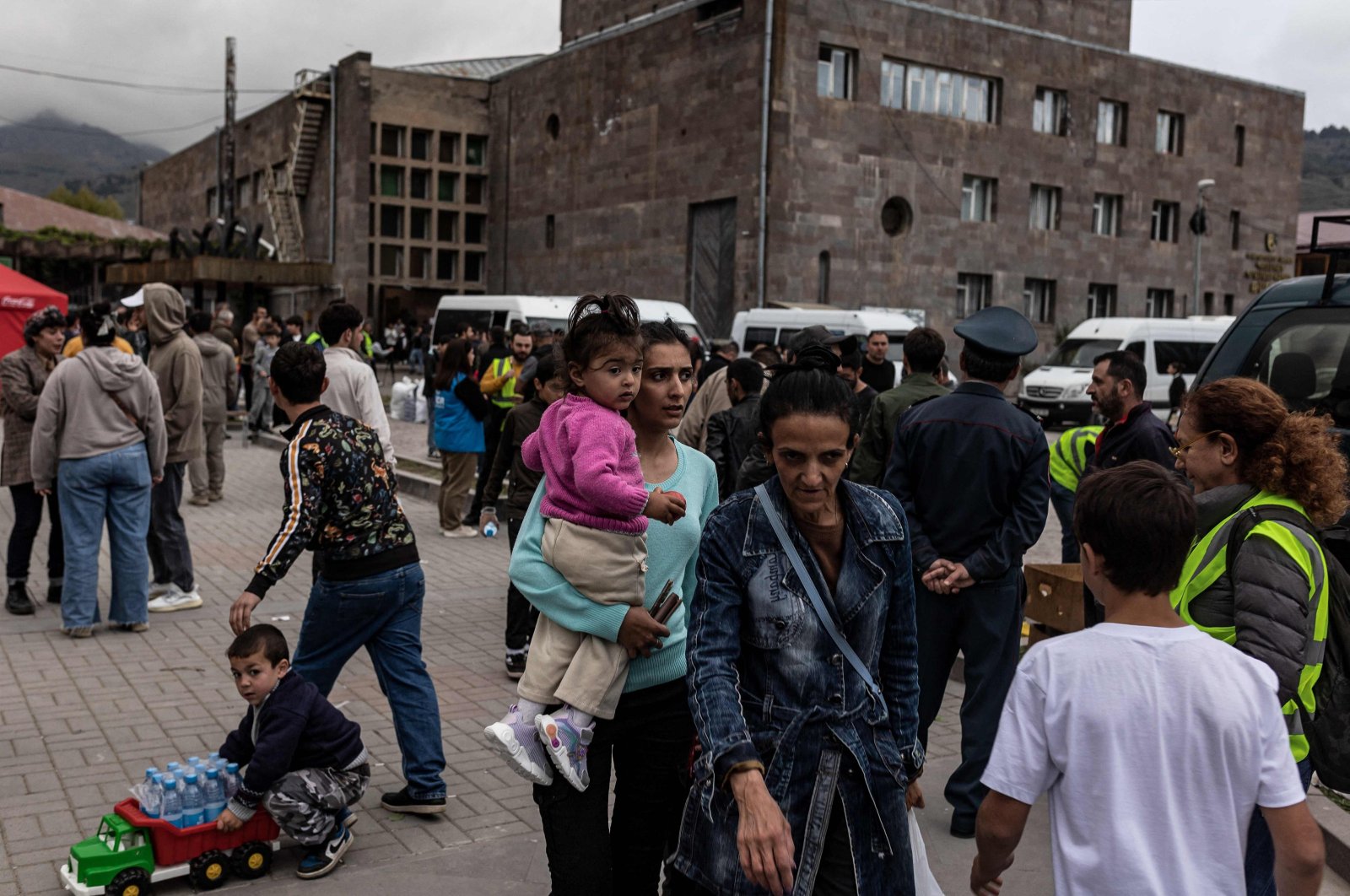 Armenian refugees from Nagorno-Karabakh are seen in the center of the town of Goris on Sept. 30, 2023. (AFP File Photo)