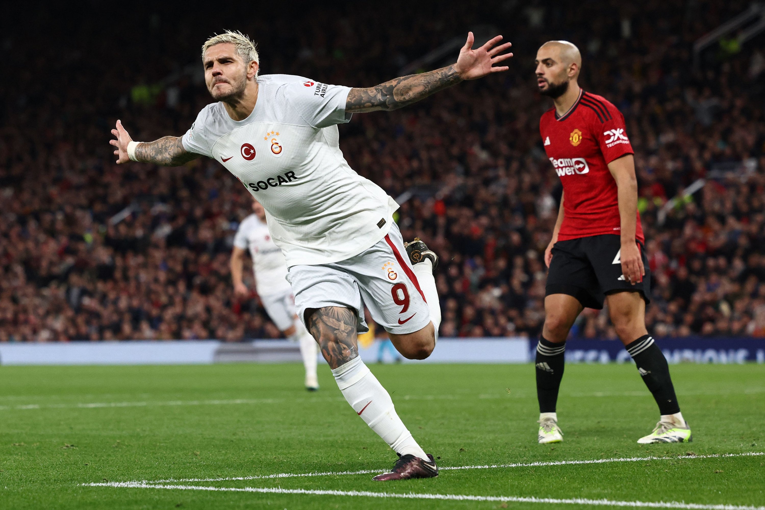 Galatasaray beat Man United 3-2 in Champions League game | Daily Sabah