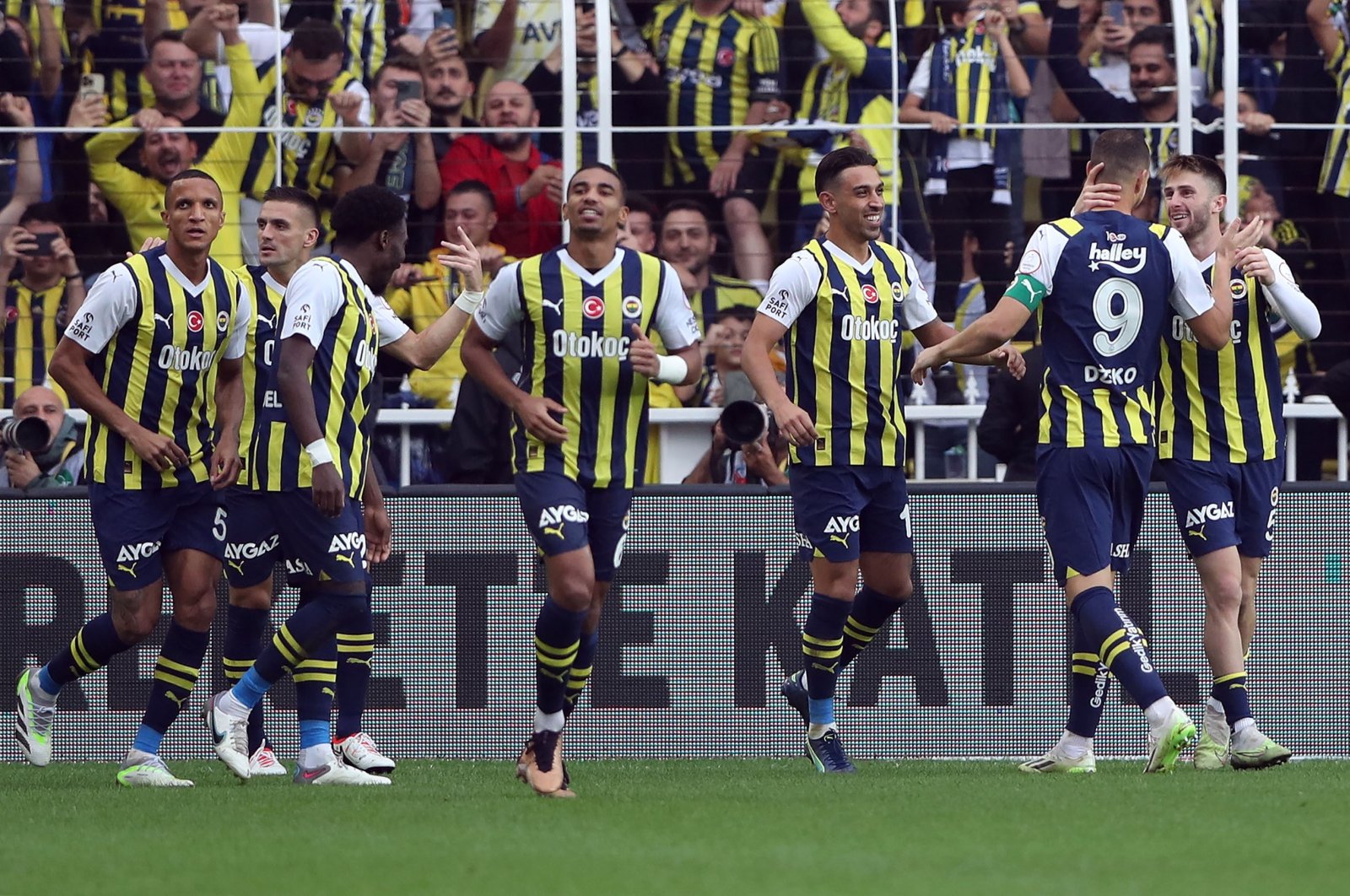 Fenerbahçe players celebrate after a goal during the match against Rizespor, Istanbul, Türkiye, Oct. 1, 2023. (IHA Photo)