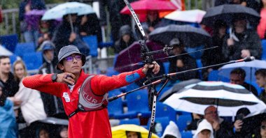 Türkiye's Mete Gazoz competes during the men's recurve finals at the 2023 Hyundai World Archery Championships, Berlin, Germany, Aug. 6, 2023.  (Getty Images Photo)