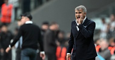 Beşiktaş manager Şenol Güneş reacts during the UEFA Europa Conference League match against Lugano, Istanbul, Türkiye, Oct. 5, 2023. (AA Photo)