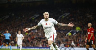 Galatasaray's Mauro Icardi celebrates after scoring his team's third goal during the UEFA Champions League match against Manchester United at Old Trafford, Manchester, U.K., Oct. 3, 2023. (Getty Images Photo)