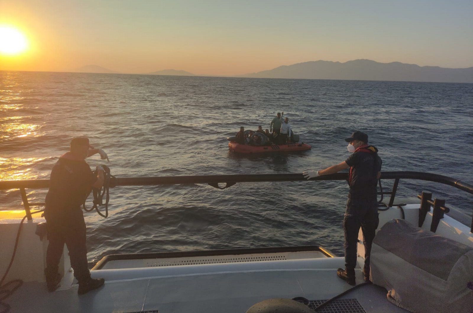 Coast guard pulls over a boat carrying irregular migrants off the coast of Bodrum, Muğla, southwestern Türkiye, Oct. 5, 2023. (AA Photo)