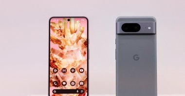 The new Pixel 8 Phone is displayed in New York City, U.S., Oct. 4, 2023. (Reuters Photo)