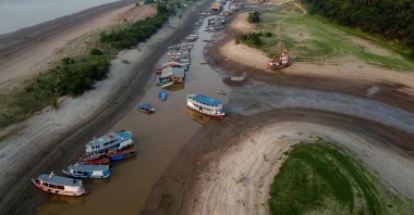 Aerial view of stranded and floating boats at Puraquequara Lake in Manaus, Amazonas State, Brazil, Oct. 6, 2023. (AFP Photo)