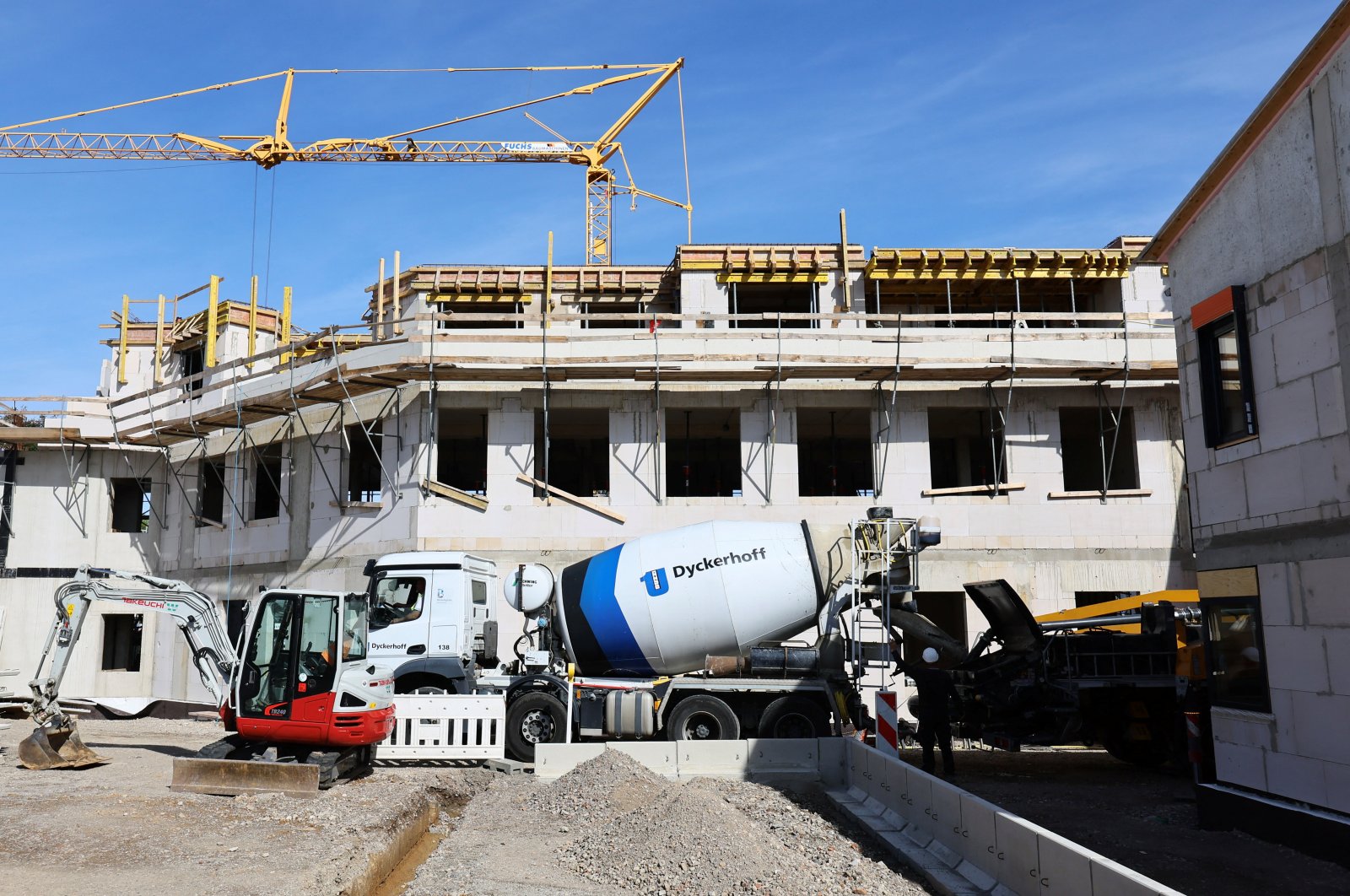 A cement mixer arrives at a construction site in Koenigswinter near Bonn, Germany, as the German construction industry holds talks with the German government in Berlin, Germany, Sept. 25, 2023. (Reuters Photo)