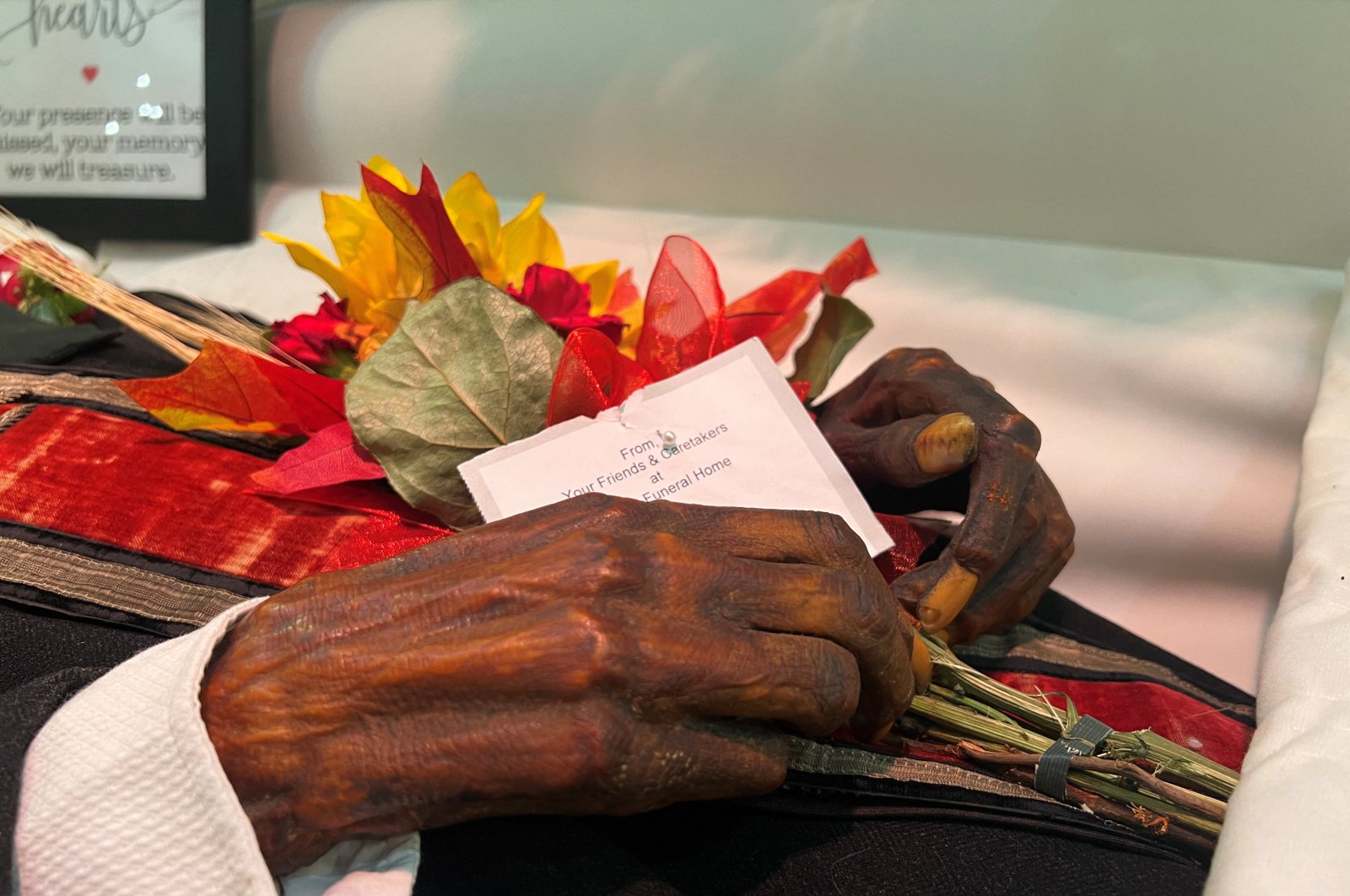 James Murphy, a man who was accidentally mummified and known publicly by the name &quot;Stoneman Willie,&quot; lies on display at a local funeral home that has been his resting place for 128 years, before being buried in Reading, Pennsylvania, U.S., Oct. 7, 2023. (Reuters Photo)