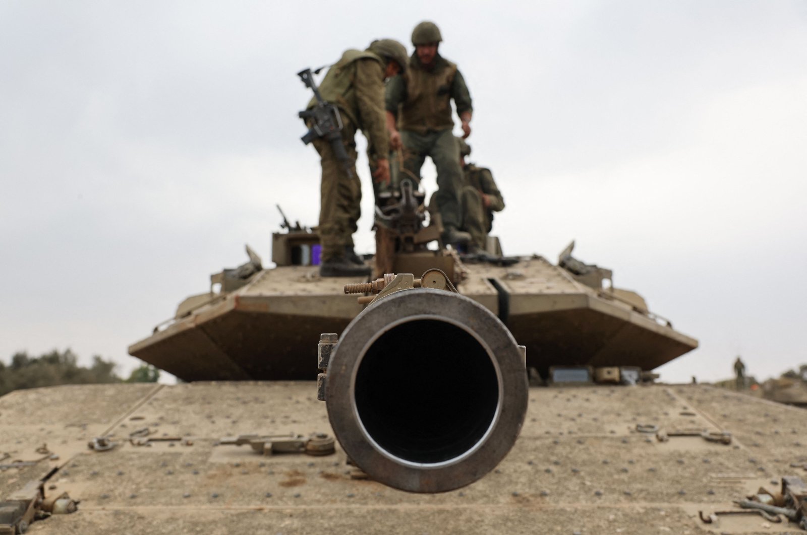 Israeli army soldiers are positioned near the border with the Gaza Strip, Oct. 9, 2023. (AFP Photo)