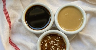 Fruit molasses mixed with tahini is a healthy option for breakfast. (Shutterstock Photo)