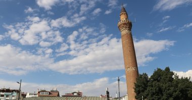 The leaning minaret of a historic mosque located in the central district of Sivas province, Türkiye, Oct. 9, 2023. (IHA Photo)