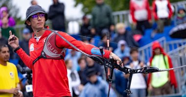 Türkiye's Mete Gazoz during the men's recurve finals during the 2023 Hyundai World Archery Championships, Berlin, Germany, Aug. 6, 2023. (Getty Images Photo)