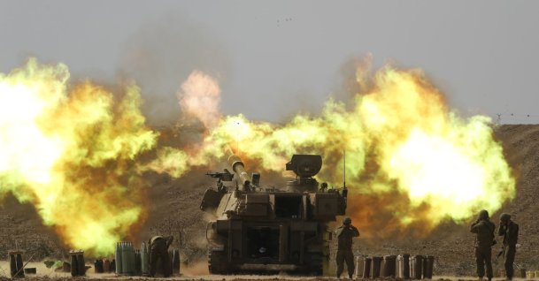 An Israeli artillery unit fires toward Gaza along the border in southern Israel, Oct. 11, 2023. (EPA Photo)