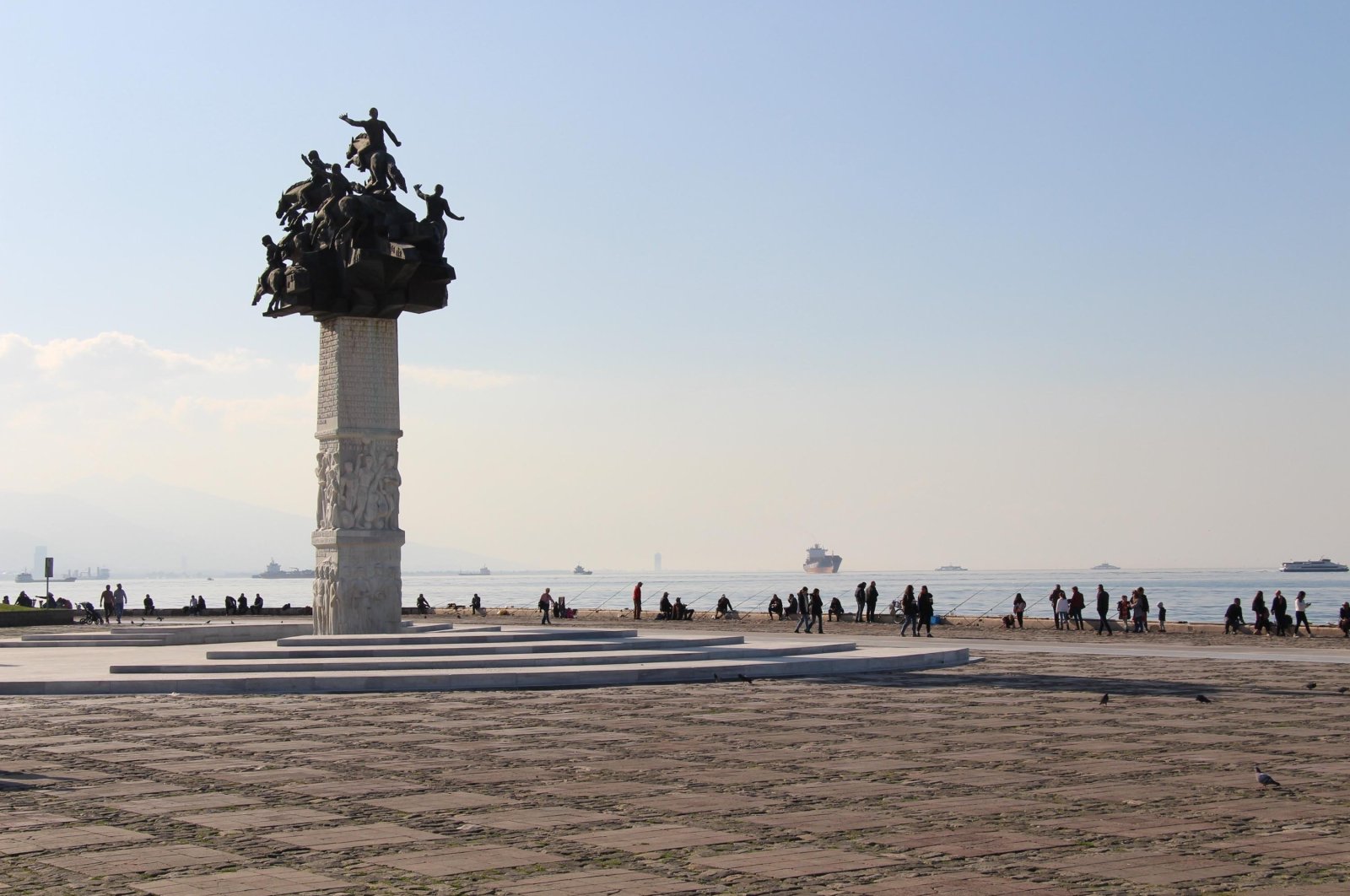 The effects of the drought are seen in Izmir&#039;s Gündoğdu Square, western Türkiye, Jan. 24, 2023. (DHA Photo)