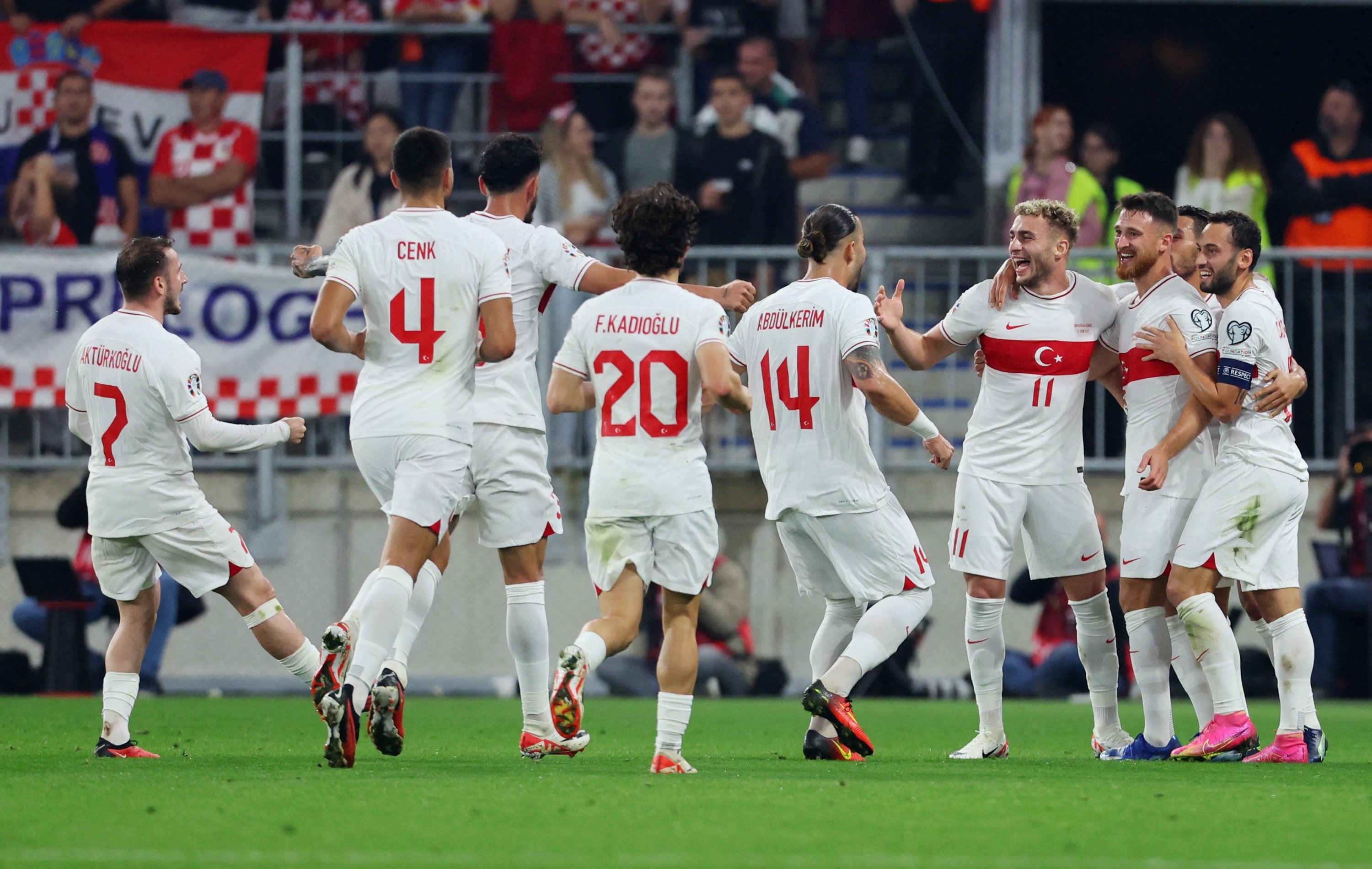 Turkey Qualify Euro 2024 Viki Almeria