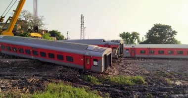 Rescue works continue at the site of a train accident in Bihar&#039;s Buxar district, India, Oct. 12, 2023. (EPA Photo)