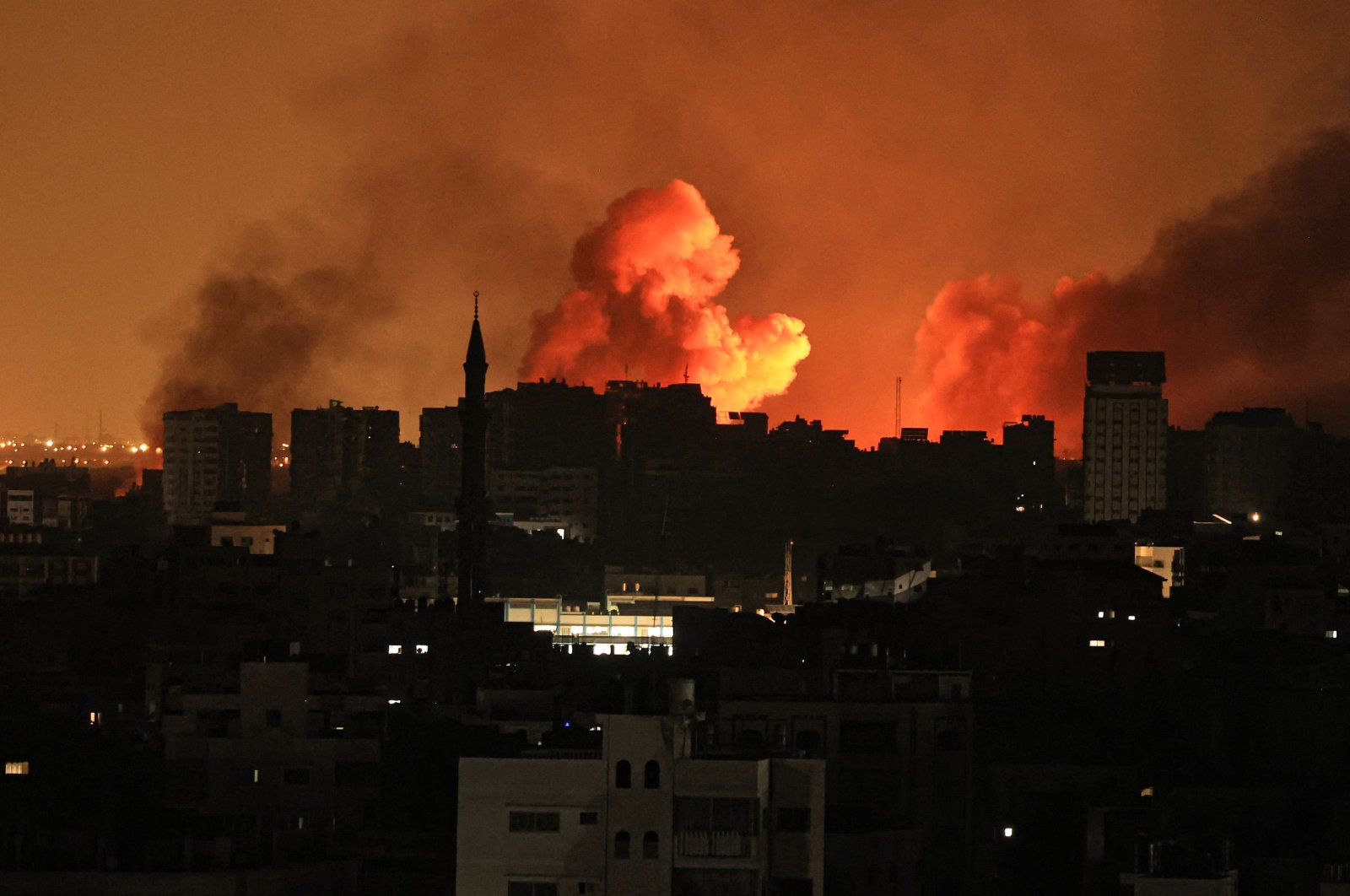 A ball of fire erupts after an Israeli airstrike, Gaza City, Palestine, Oct. 12, 2023. (AFP Photo)