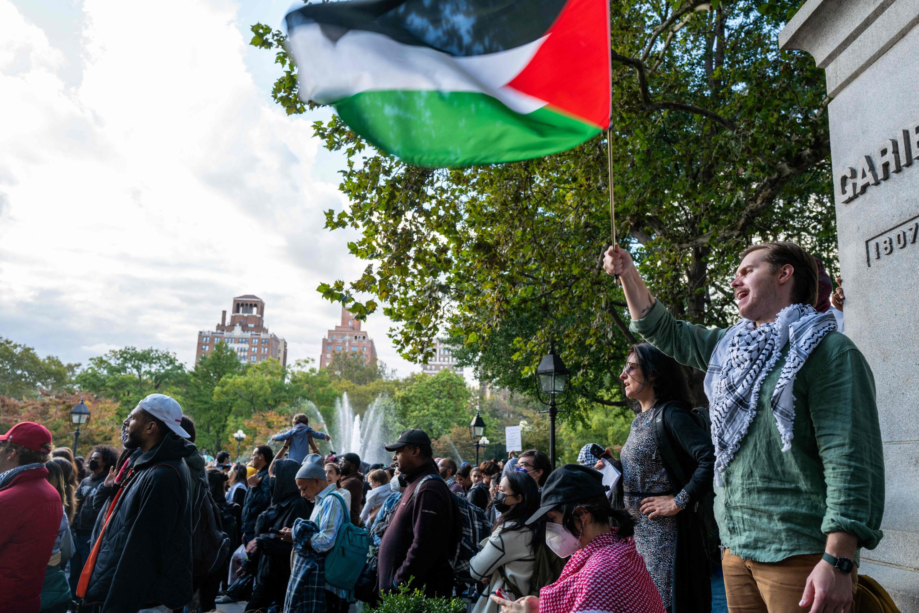 Supporters of both Palestine and Israel face off in dueling protests in Washington, D.C., U.S., Oct. 17, 2023. (AFP Photo)