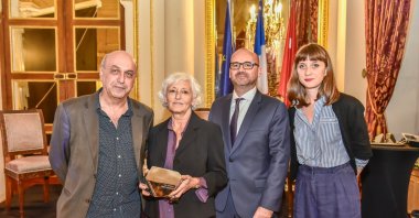 (L-R) Jury head Timour Muhidine, Siren Idemen, Olivier Gauvin, consul general of France in Istanbul, Sophie Gauthier-Aydoğdu-Institut français Ankara Director, Istanbul, Türkiye, Oct. 17, 2023. (Photo courtesy of Institut français)