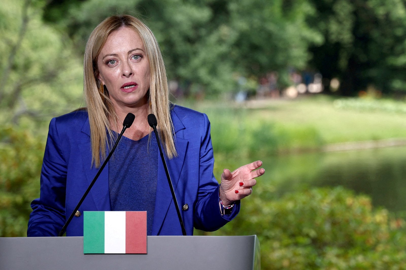Lotte economiche e turbolenze personali: il primo anno di Meloni come Primo Ministro italiano