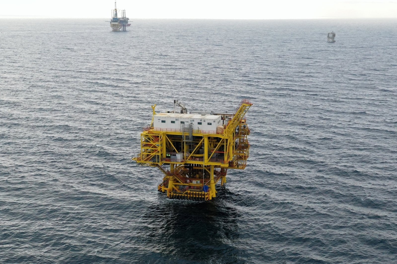 A view of an offshore platform that is part of the Silivri Natural Gas Storage Facility off Istanbul&#039;s Silivri district, Türkiye, Dec. 15, 2022. (AA Photo)