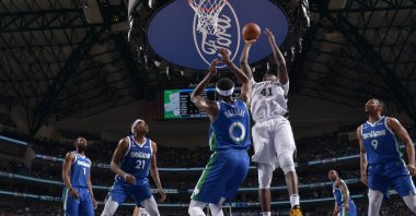Blake Wesley, #14 of the San Antonio Spurs, drives to the basket during a game against the Dallas Mavericks, American Airlines Center, Dallas, Texas, U.S., April 9, 2023. (Copyright 2023 NBAE via Getty Images)